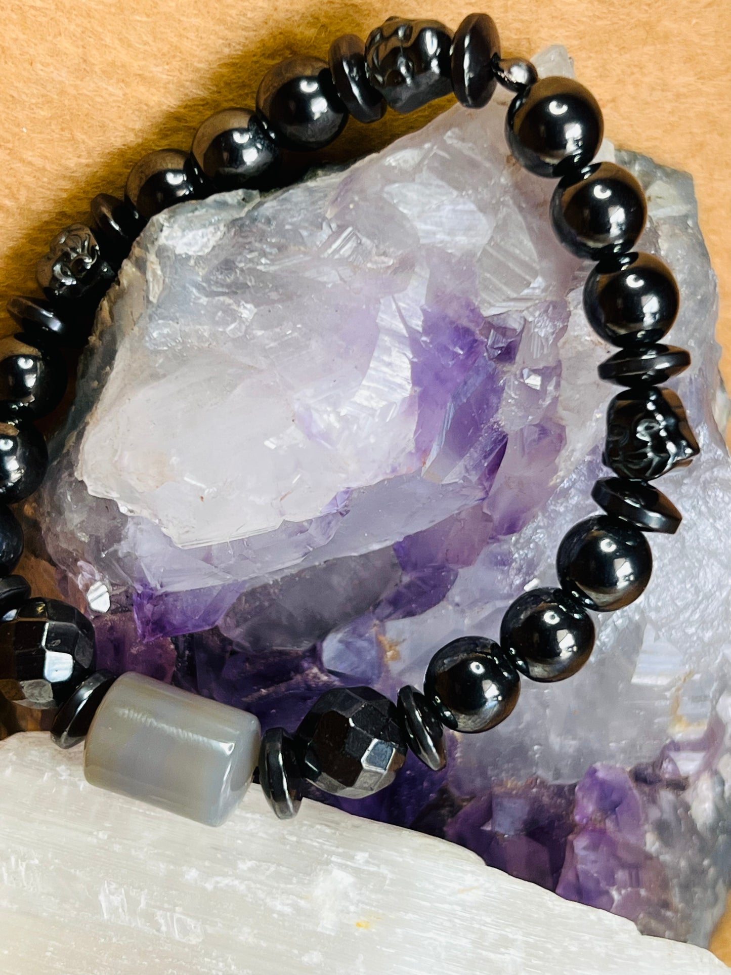 African Agate and Hematite Bracelet ￼