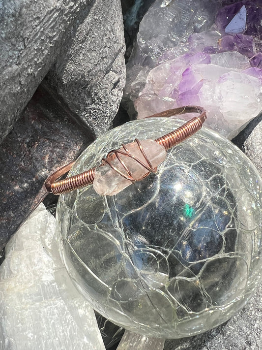 Crystal quartz, wrapped, pure copper bangle